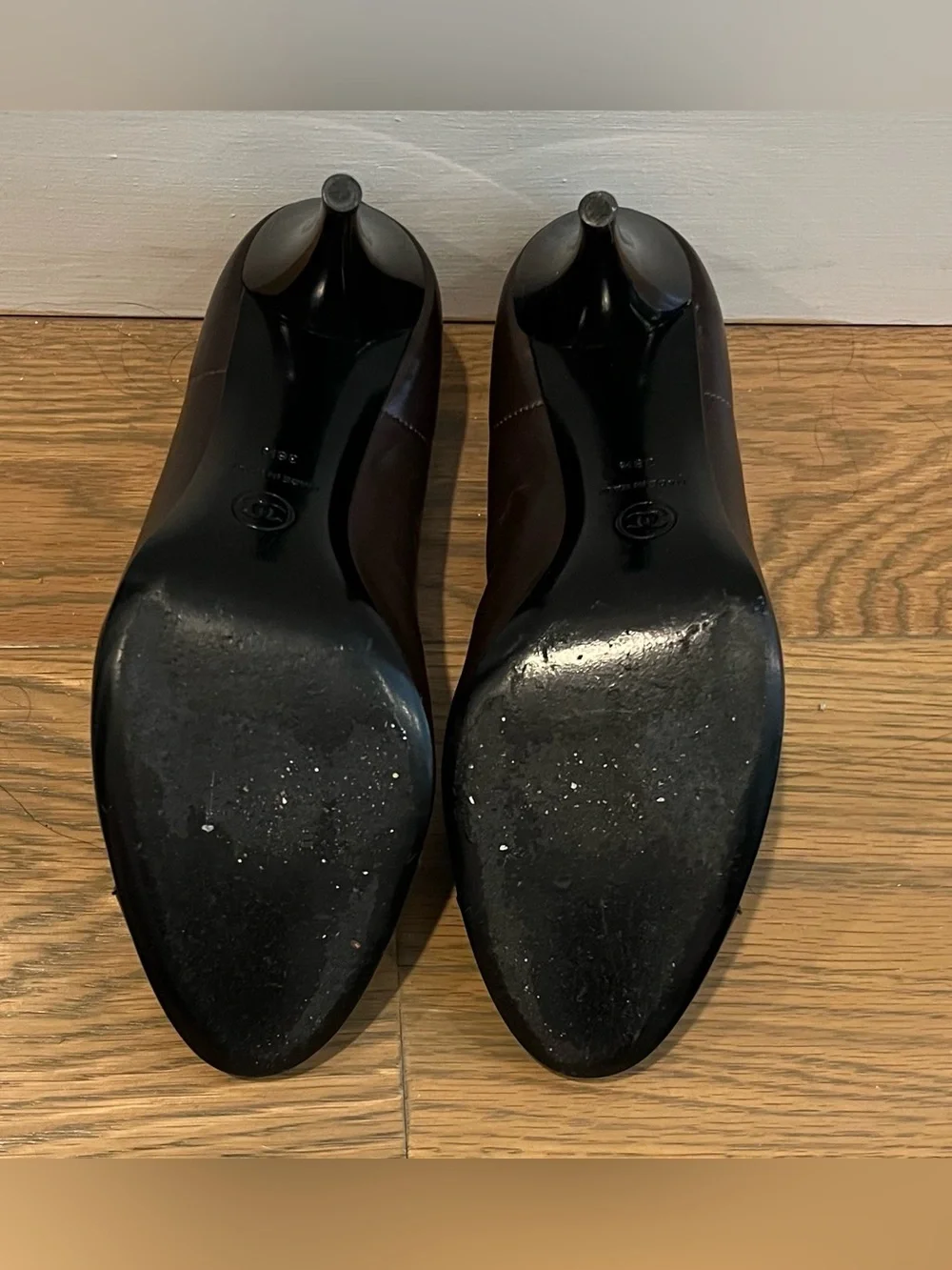 CHANEL Fall 2005 Vintage Karl Lagerfeld Brown Leather Cap Toe Pumps size 38.5
